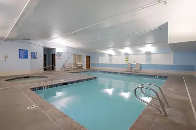 Image de Just a Minutes Drive to Wsu! 2 Family-friendly Rooms w\/ Free Breakfast, Pool