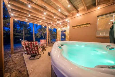 Image de Sale! Dogs Ok! Hot tub & king bed near Nat'l Park
