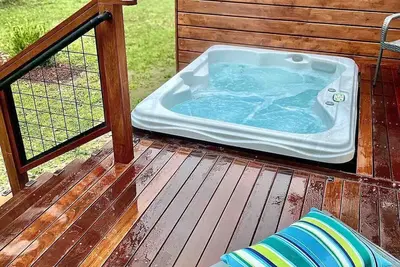 Image de Best of the Berkshires + Hot Tub by Evergreen Home