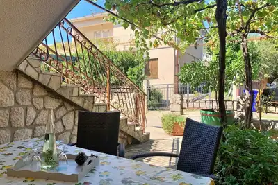 Image de Appartement de vacances Dobrinj pour 1 - 4 personnes avec 1 chambre à coucher - Maison de vacances