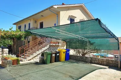 Image de Appartement de vacances Dobrinj pour 1 - 4 personnes avec 1 chambre à coucher - Maison de vacances