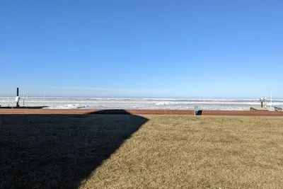 Image de Cozy 3 bedroom lakefront cottage on private road