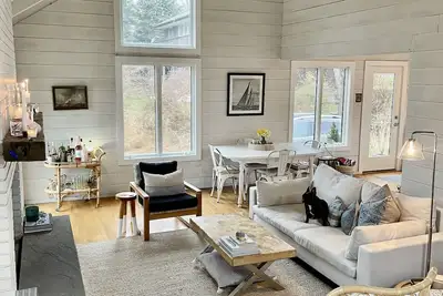 Image de Airy, Light Filled, Beach Escape