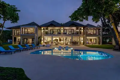 Image de Malatai - A Stunning Private Luxury Beachfront Villa