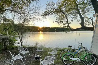 Image de Cozy lakefront cabin - on both Big and Little Spirit Lake