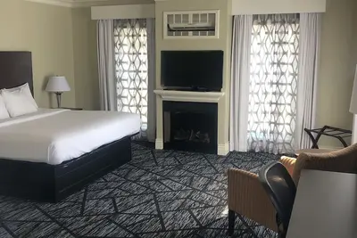 Image de Niagara Crossing Hotel and Spa King Room