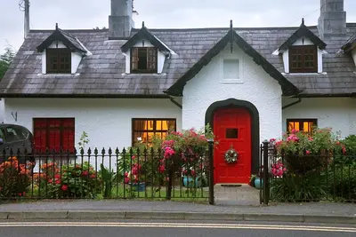 Image de Ivy Cottage steps from Killarney National Park & Killarney Town Centre