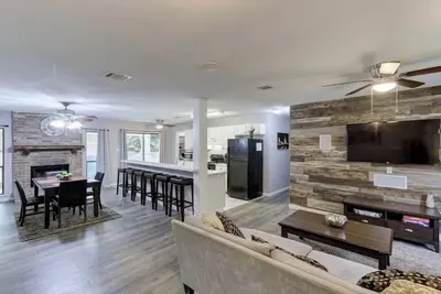 Image de Hidden Gem! - Close To Seaworld And Lackland Afb