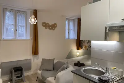 Image de Studio meublé au Rdc très proche des thermes (n°37)