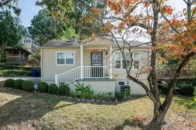 Image de Cozy North Shore Cottage - Great location, Pet friendly!