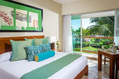 Image de 2 bedroom with king size beds and extra sofas spacious living room with 2 sofas