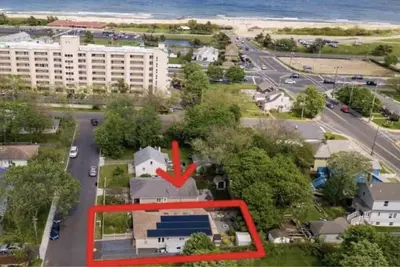 Image de Beautiful home close to the beach with hot tub