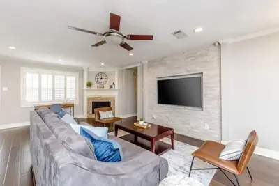 Image de The Live Oak Place - Park Access - 3br Serene Stay!