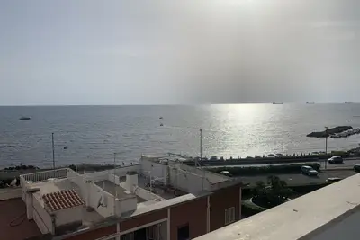 Image de Beachfront Apartment With Equipped Beach