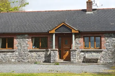 Image de Cottage on Lough Ree \/ River Shannon in the heart of Ireland