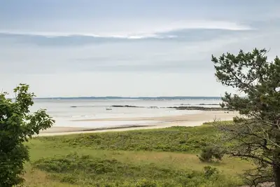 Image de Seaside Serenity: Charming Retreat Steps from Parsons Beach