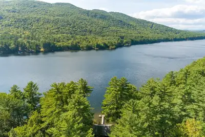 Image de Moose Pond Retreat: Serene Lakeside Sanctuary with Private Dock