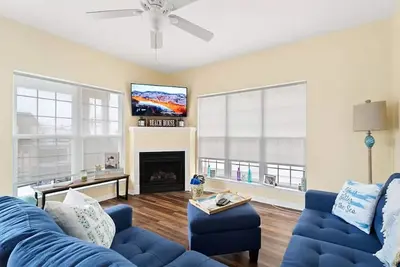 Image de Family friendly condo - 2. 5 blocks to the beach and boardwalk