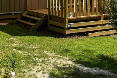 Image de Mobilheim Caélia Standard 27m2 (2 Schlafzimmer) + überdachte Terrasse / Fußgängerzone 4 Personen