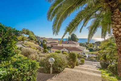 Image de Bel appartement pour 4 personnes avec piscine, climatisation, Wifi, Tv, terrasse et parking
