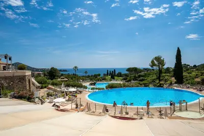 Image de Joli appartement pour 4 personnes avec Wifi, piscine, Tv, terrasse, animaux admis et parking