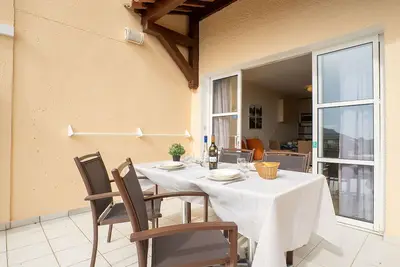 Image de Bel appartement pour 5 personnes avec Wifi, piscine, Tv, patio et parking