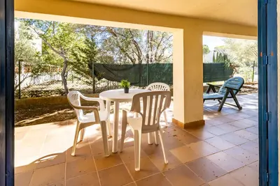 Image de Grifeu 15 – Petit appartement avec barbecue