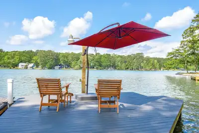 Image de The Lucky Duck by Big Fish Real Estate Group at Lake Martin
