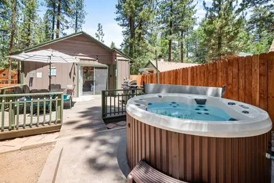 Image de The Twisted Twig - Hot Tub | Fireplace | WiFi | Patio