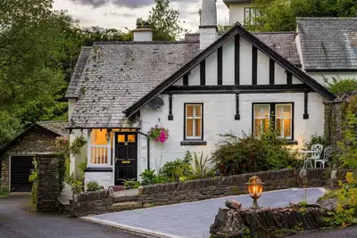 Image de Fellside Lodge, pet friendly, with hot tub in Bowness-On-Windermere
