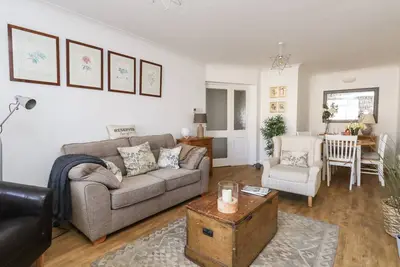 Image de Beach Side, pet friendly, country holiday cottage in West Bay