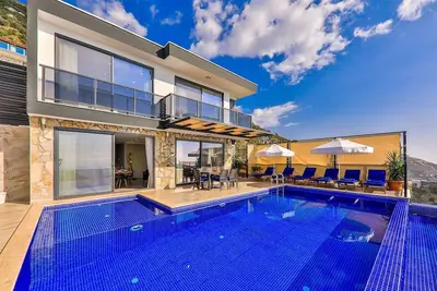 Image de 3 Bedroom Villa with Spectacular Sea Views and Private Pool