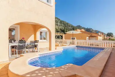 Image de \"Villa Galicia\" avec vue sur les montagnes, piscine et Wi-Fi.