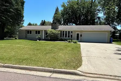 Image de Spacious 3 Bedroom Home in a Quiet Neighborhood Near the University