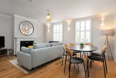 Image de Beautiful period Henley 2 bed apt with gated parking for 1 car