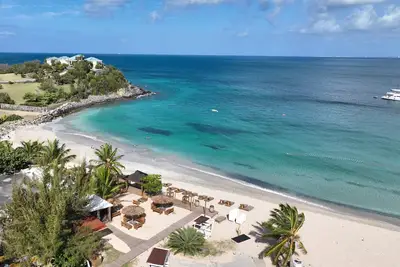Image de Les ilots de friar's bay Ă 100 m d'une plage paradisiaque
