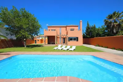 Image de Villa Next To The Beach ( 5minutes ) With Private Pool