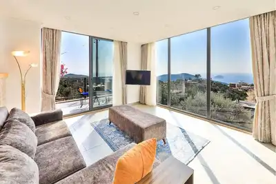 Large 1 Bedroom Villa with Sea Views, Private Pool and Garden.