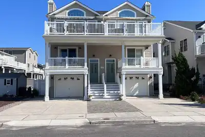 Image de Sea Isle Townhouse with a private Salt Water Pool