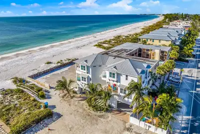 Image de Luxury Home with the Best Beach Views and Beach Access - Oceanfront Paradise