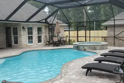 Image de Luxurious House ~Sleeps 25\/7 baths~Private Pool\/Spa & Pickleball Ct, Pets\/Beach