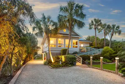 Image de Captain Morgan | Steps to the Beach | Marsh Views