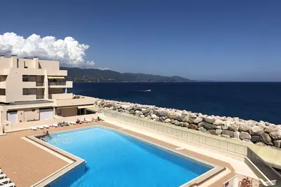 Image de Nouveau: Appartement familial, avec terrasse face Ă la mer