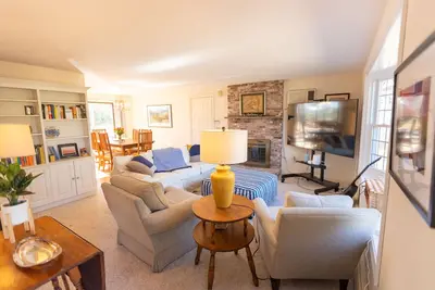 Image de Cozy Cape House - Family Friendly with Great Outdoor Space