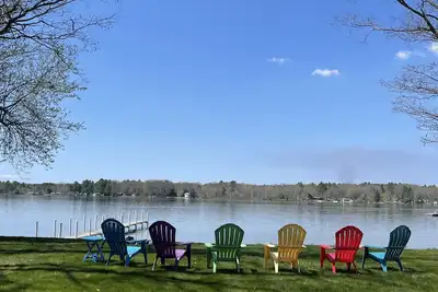 Image de Sunshine Cottage on 100’ of sandy Otsego Lake. Gaylord, Mi. Boat, golf, relax