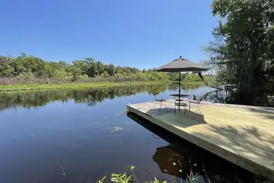 Image de Waterfront 3 Bedroom Cottage with Dock and Kayaks Close to Mount Dora & Sanford