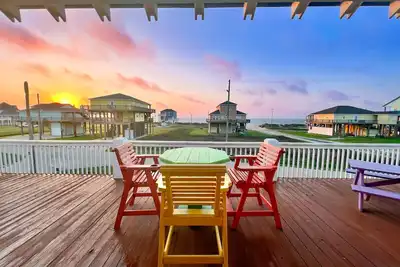 Image de Ocean Views - Beach Access - Hot Tub - Fenced Yard