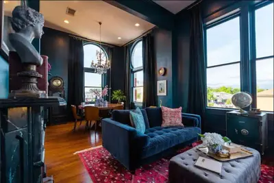 Image de Granbury's Retro Charm:  Featured on Cnbc's Cash Pad