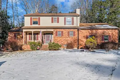 Image de Game Room-Pool Table-Wet Bar-Poker Table-Fire Pit-Lake Access
