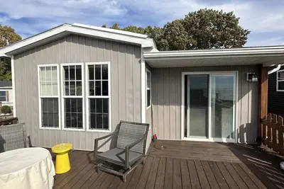 Image de Lakeview Sherkston Shores Cottage Sleeps 6 with Lifted Golf Cart